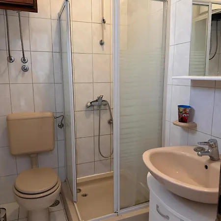 Sara Apartmán *